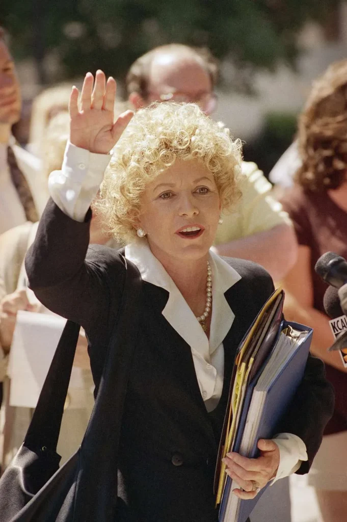 leslie abramson net worth